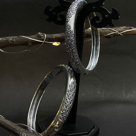 Delicate Twisted Design Artificial Silver Bracelet