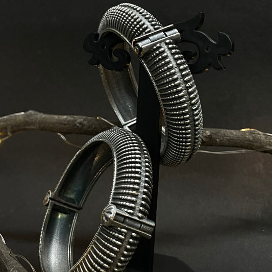 Minimalist Artificial Silver Bracelet with Subtle Shine