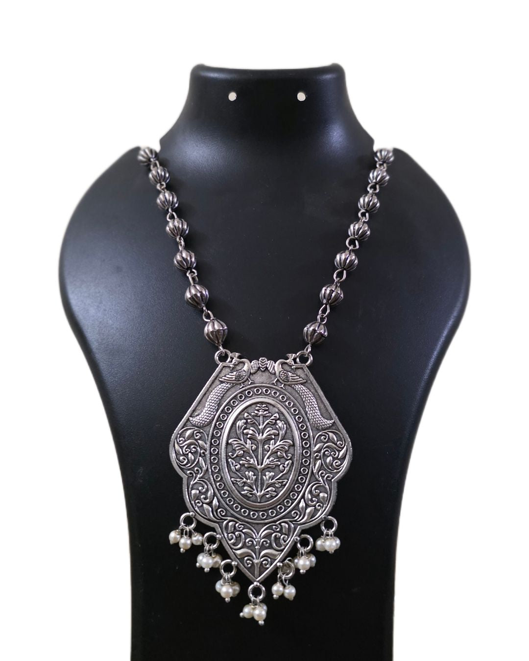 Elegant Beaded Necklace