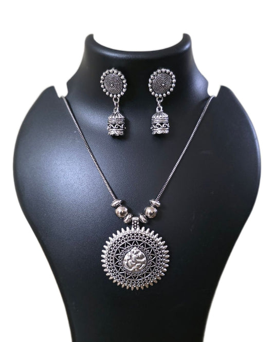 Delicate Chain Necklace