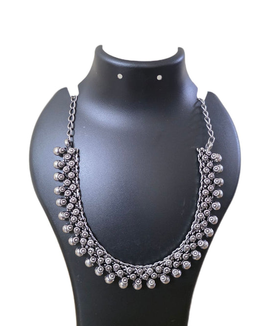 Delicate Necklace for a Feminine Look